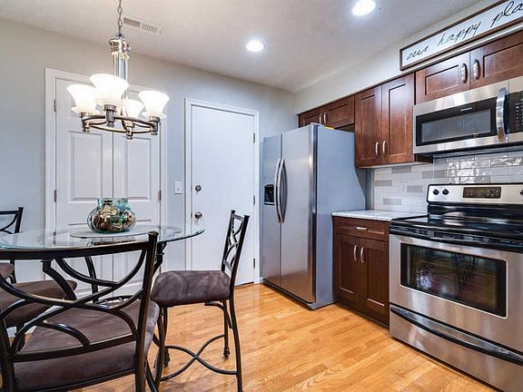 5th image of 4979 Lord Alfred Ct