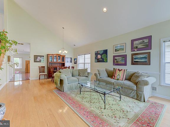 3rd image of 104 Tunicflower Ln