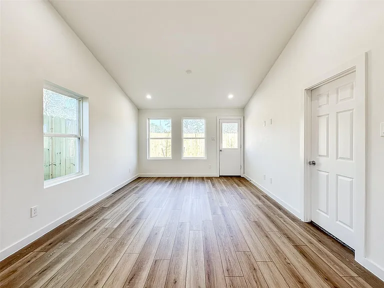 2726 Discovery Trails Ct — Photo 14