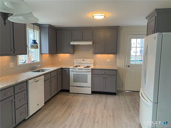 3rd image of 59 Dogwood Ln