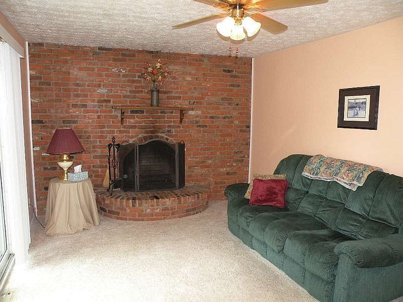 1st image of 440 Brookdale Dr