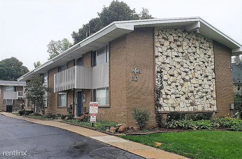 312 Prospect Ave NE — Photo 3