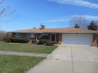 14800 Seneca Trl, Middleburg Heights, OH 44130