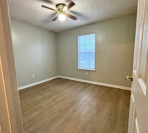 5th image of 3012 Kensington Ln