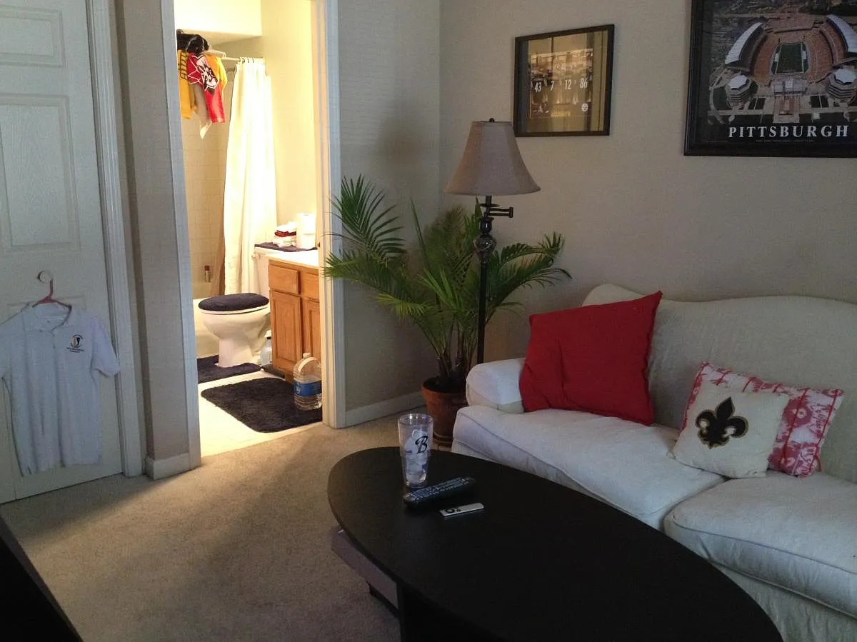 2 bed, 720 sqft, $1,200 — Photo 4