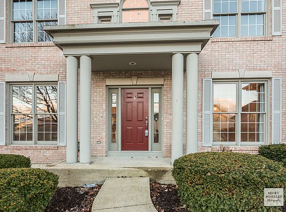 2nd image of 3905 Gladstone Dr