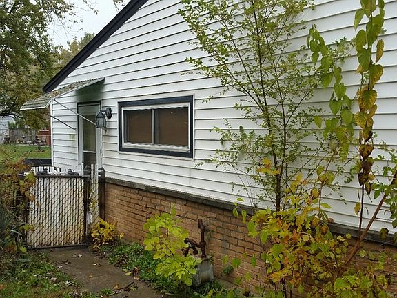 2nd image of 444 Wildwood Dr