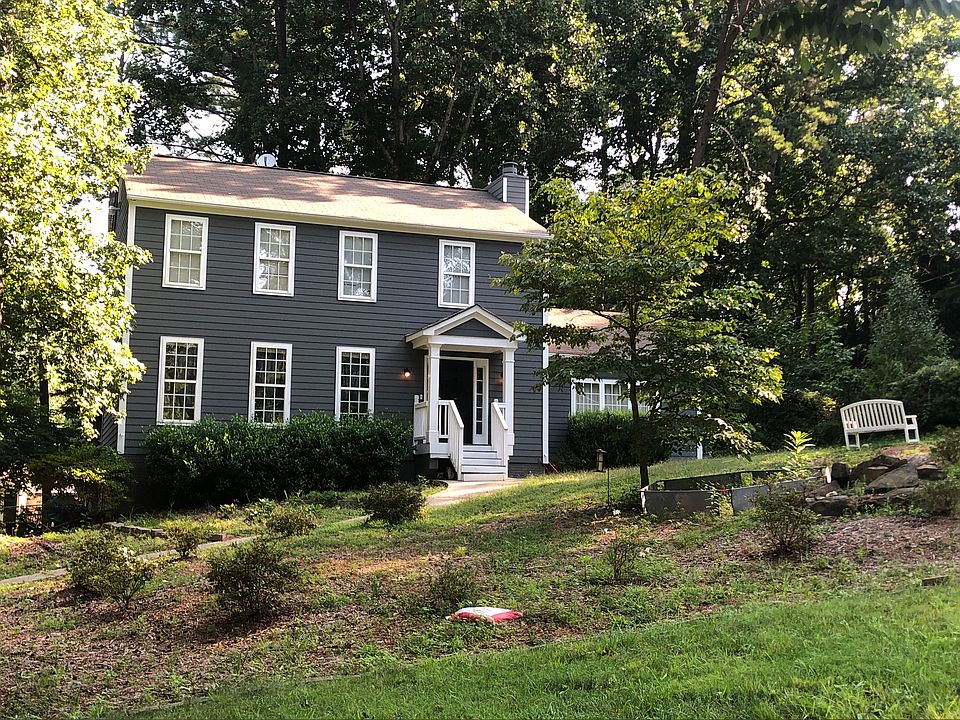 2nd image of 768 Brownlee Ln