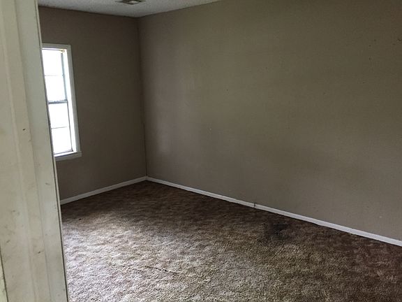 4th image of 2745 N Denver Ave