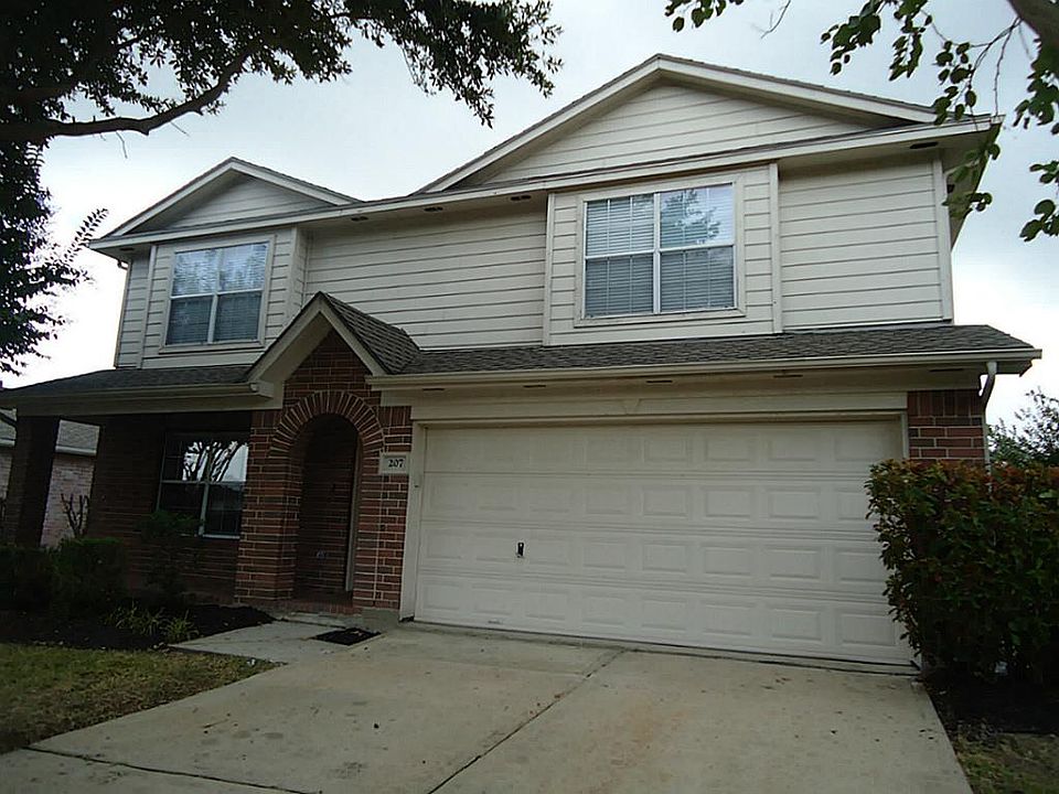 1st image of 207 Pebble Canyon Ln