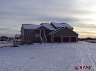 44116 Willow Rd, Saint Peter, MN 56082