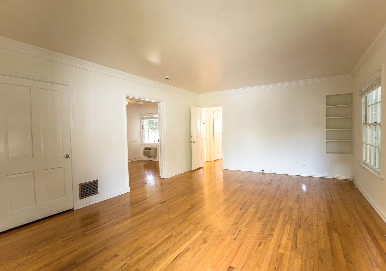 Charming 1+1 - Elite West LA Neighborhood — Photo 2