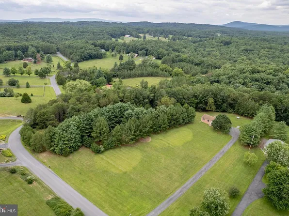 1480 Chestnut Grove Rd, Winchester, VA 22603