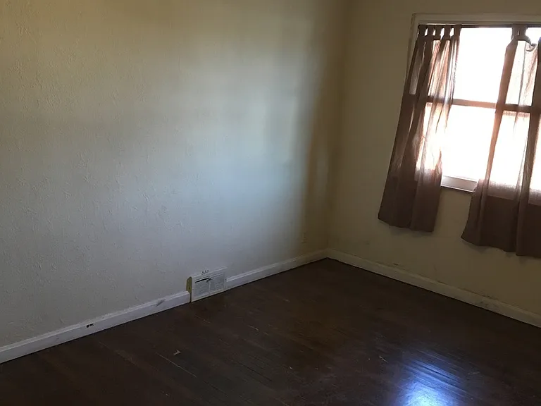 543 Camden Rd — Photo 5