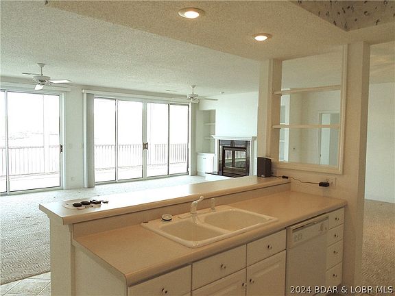 3rd image of 10 Summer Place Ct #2A