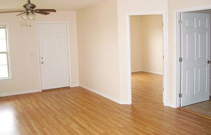 2nd image of 122 Skyview Dr