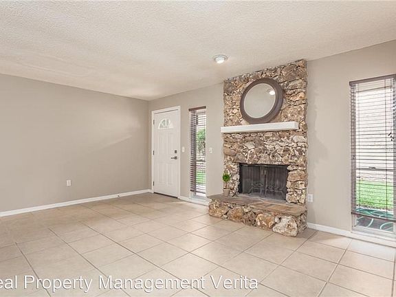5th image of 939 Aragon Ave #937