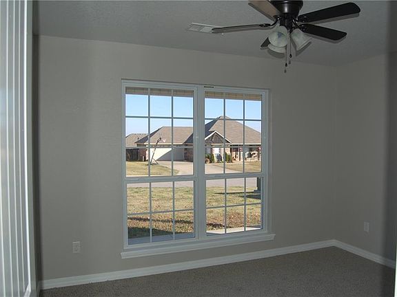 4th image of 2507 Dava St