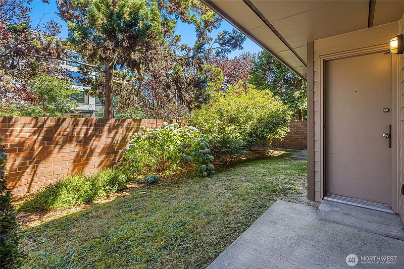 5th image of 6055 35th Avenue SW #107