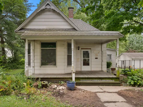 307 E Main St, Monticello, IL 61856