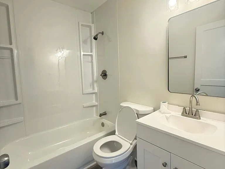 1022 Stanley Ave — Photo 8