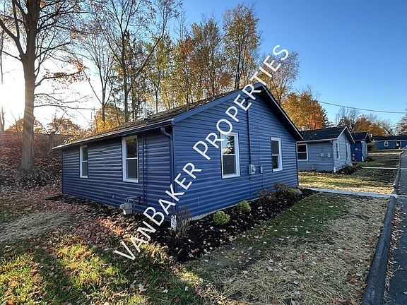2nd image of 5 Exchange Park Dr #5
