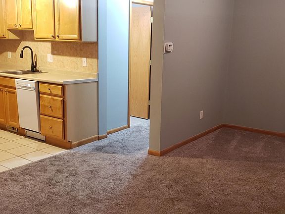 5th image of 29565 W Jefferson Ave APT 7