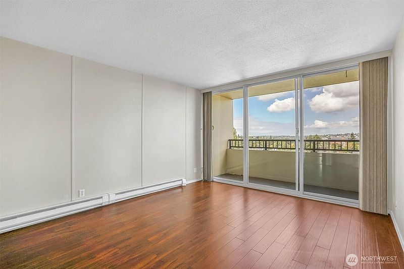 2nd image of 4540 8th Avenue NE #1403