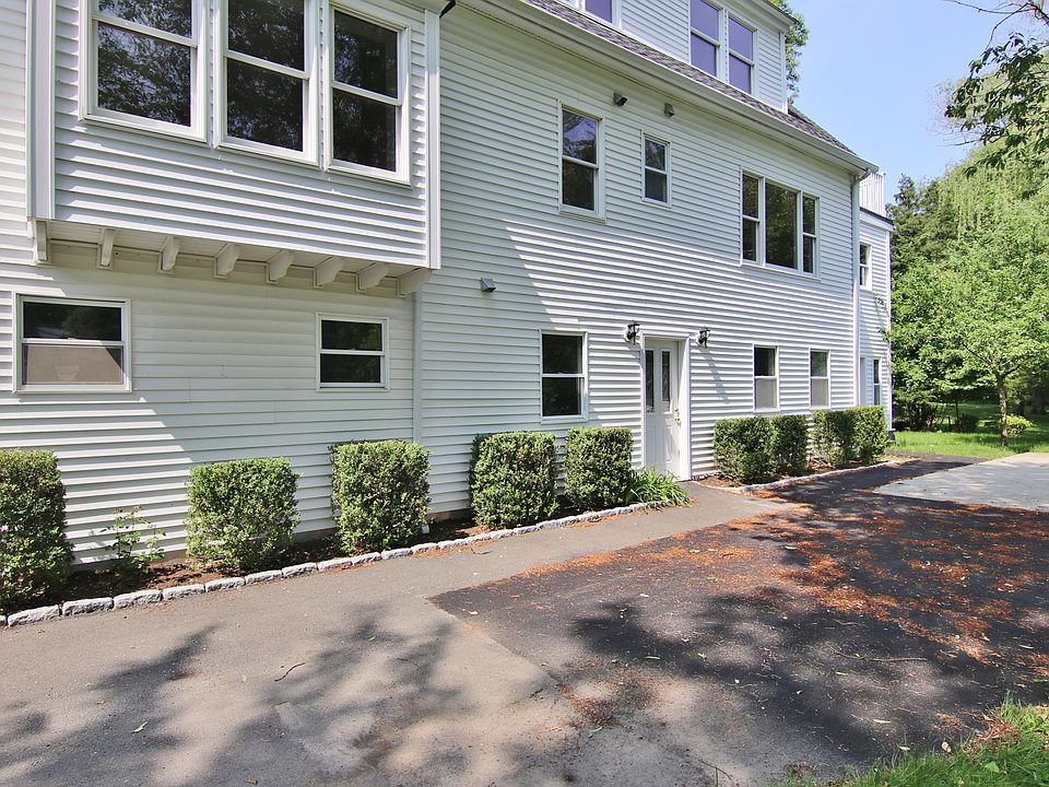 1st image of 821 Long Ridge Rd #Ll