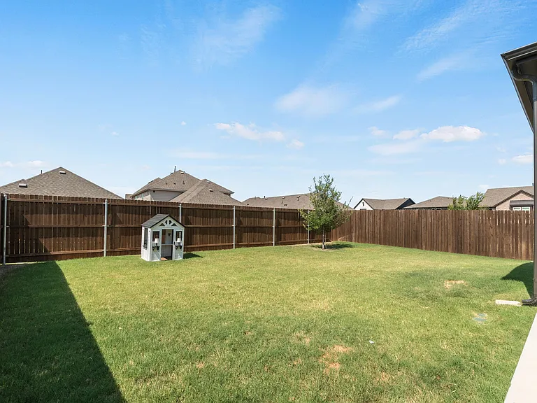 3109 Summer Rain Ln — Photo 38