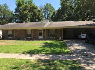 1832 Venus Dr, Bossier City, LA 71112