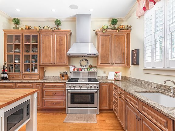 2nd image of 673 Ocean Palm Way