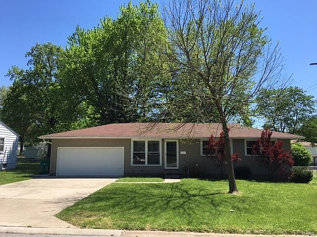 1st image of 676 Bagnell Dr