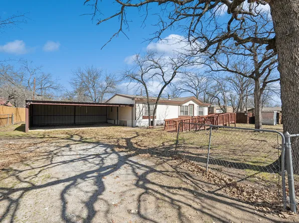 1505 Mockingbird Ln, Azle, TX 76020