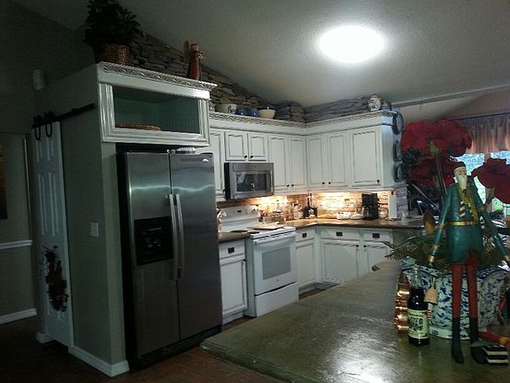 5th image of 17535 Jefferson St
