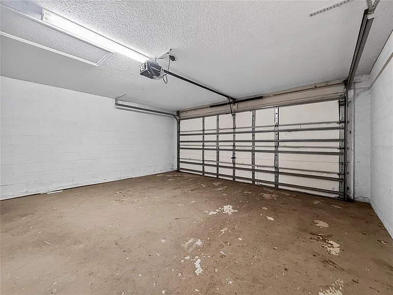 835 Lancaster Ave — Photo 12