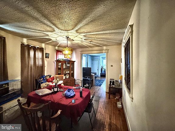 4th image of 131 Hoffman Ave