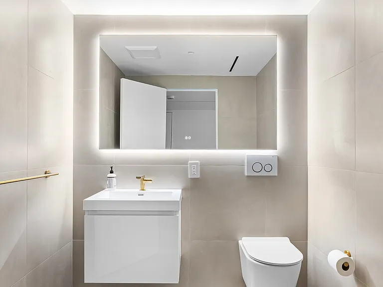 442 W 22nd St — Photo 11