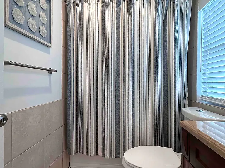 116 E 14th St #3 — Photo 13