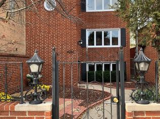 9232 Broadway Ave, Brookfield, IL 60513