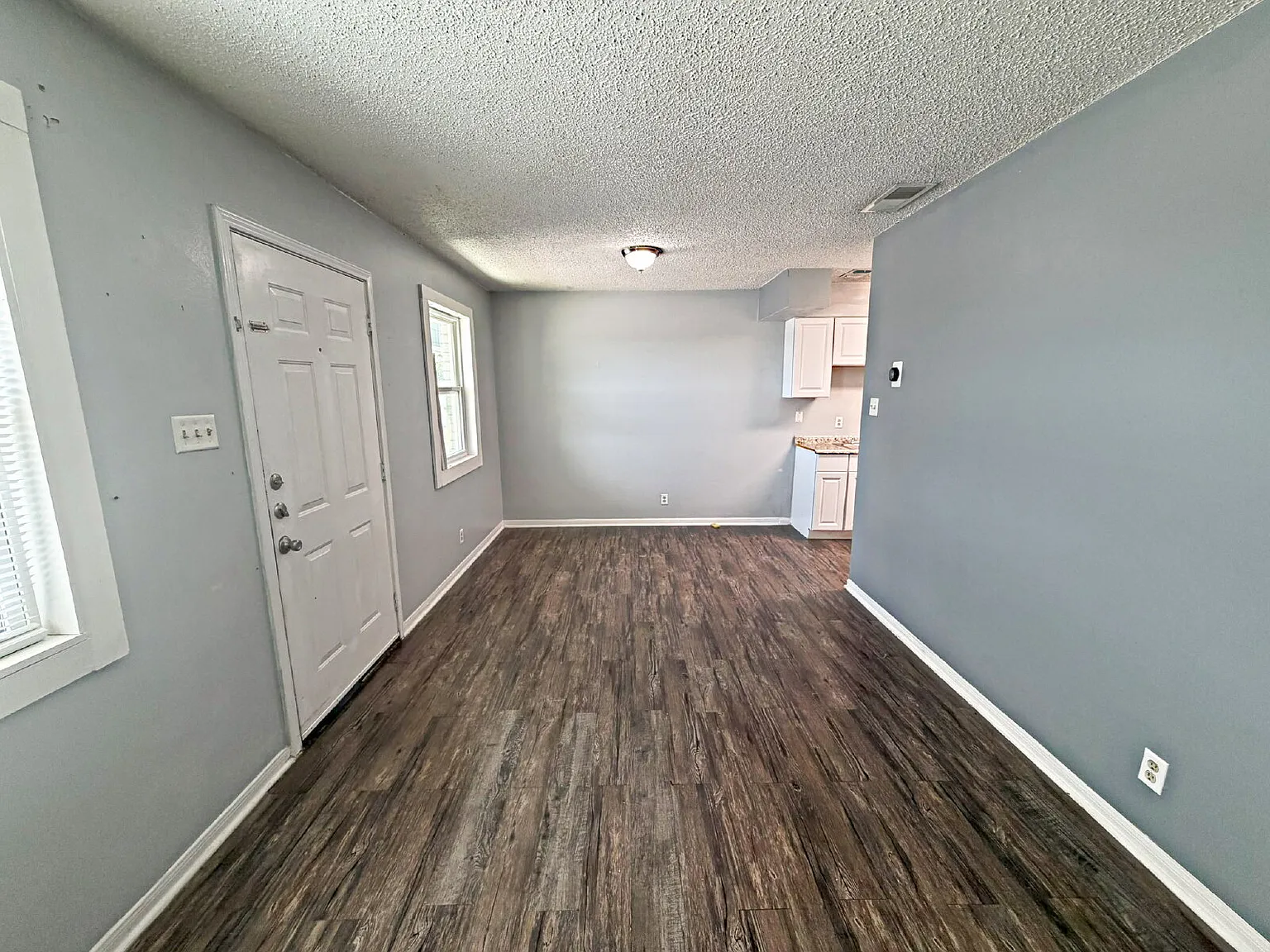 2 bed, 1.0 bath, 703 sqft, $950 — Photo 4