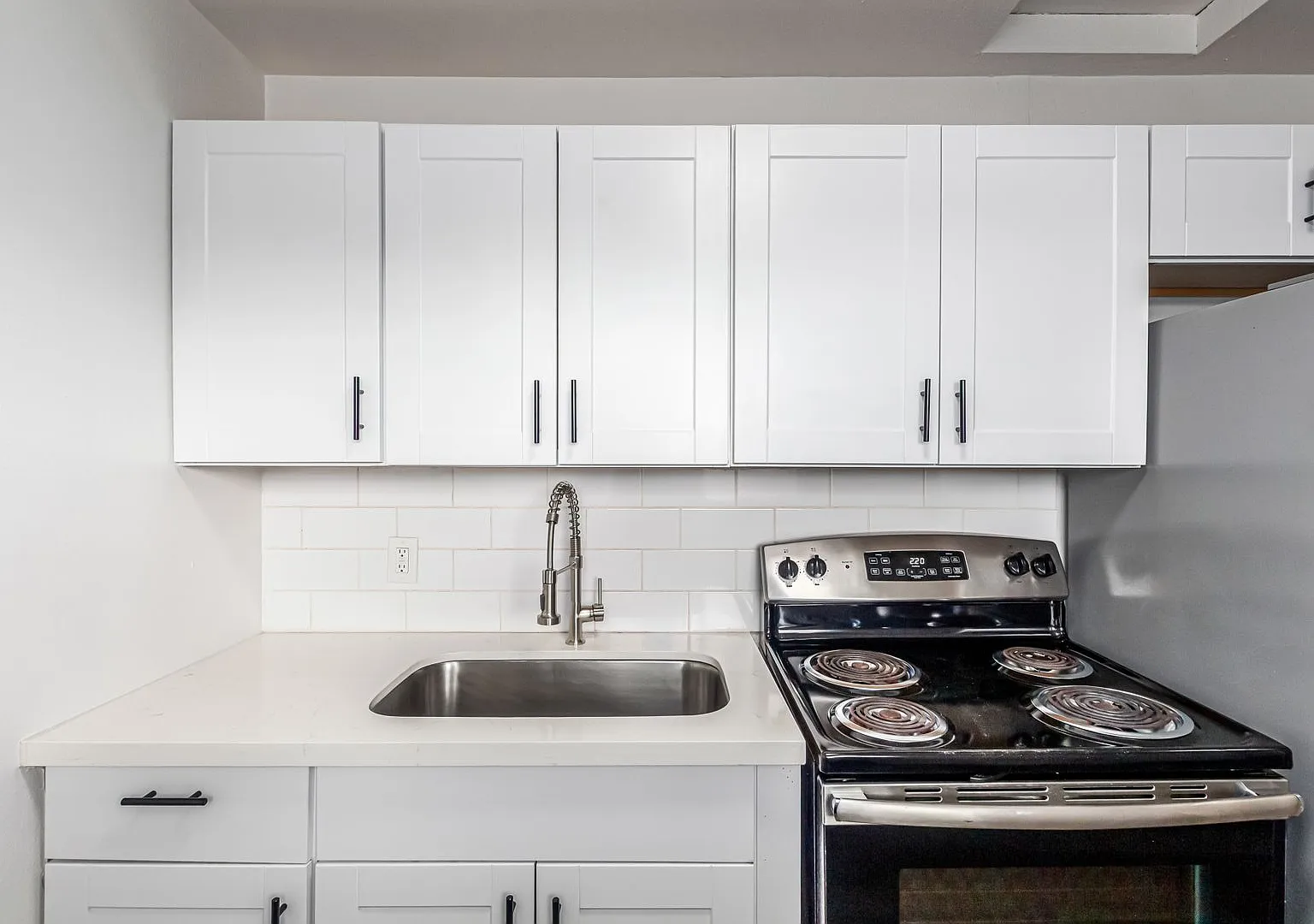 $0 First month rent - Near Grand Canyon University! — Photo 4