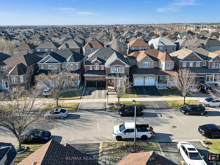 32 Chasser Dr — Photo 15