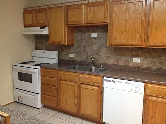 4th image of 919 Boxwood Dr #106