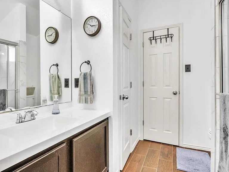 1700 W Pflugerville Pkwy — Photo 31