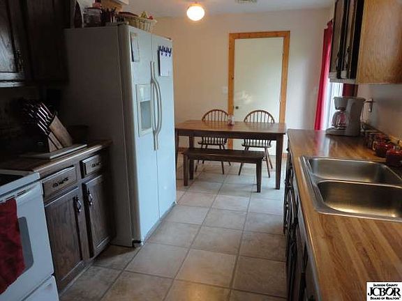5th image of 1200 S Park Dr
