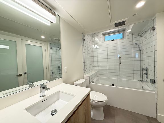 4th image of 8210 Fountain Ave #103