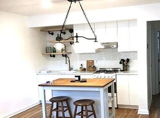 192-10 Station Rd #2P, Flushing, NY 11358