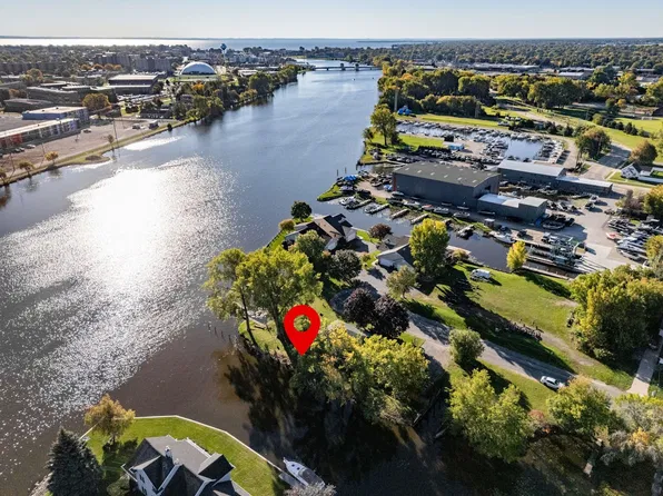 912 Adams Ave, Oshkosh, WI 54902