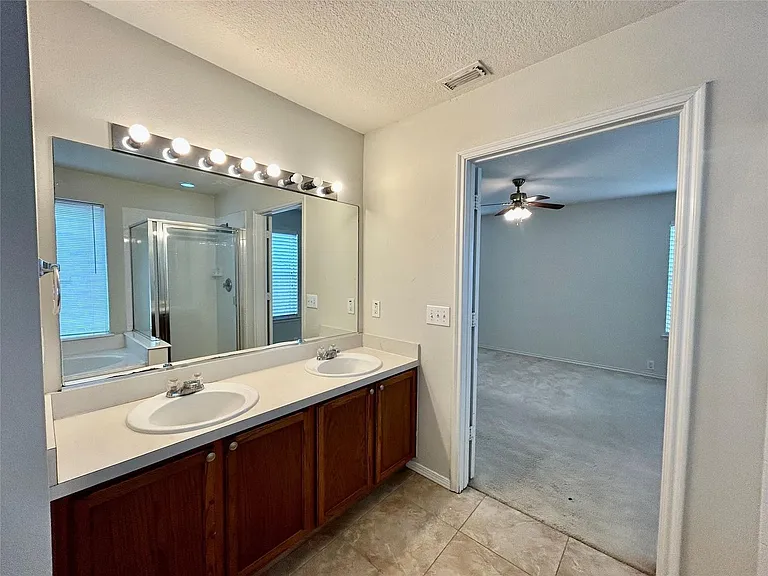 10623 Sugar Trace Dr — Photo 25